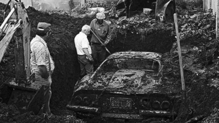 21 Strange Places Where Pricey Abandoned Cars Were Found