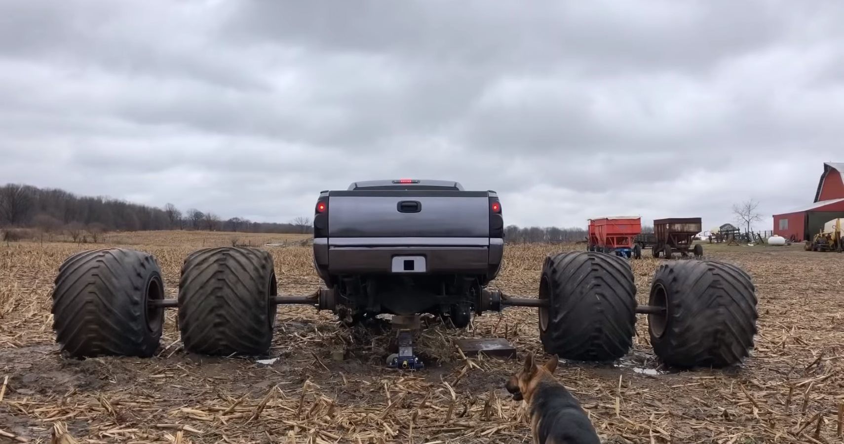 The Biggest Dually Pickup Puts 6Foot Spacers To Make Room For