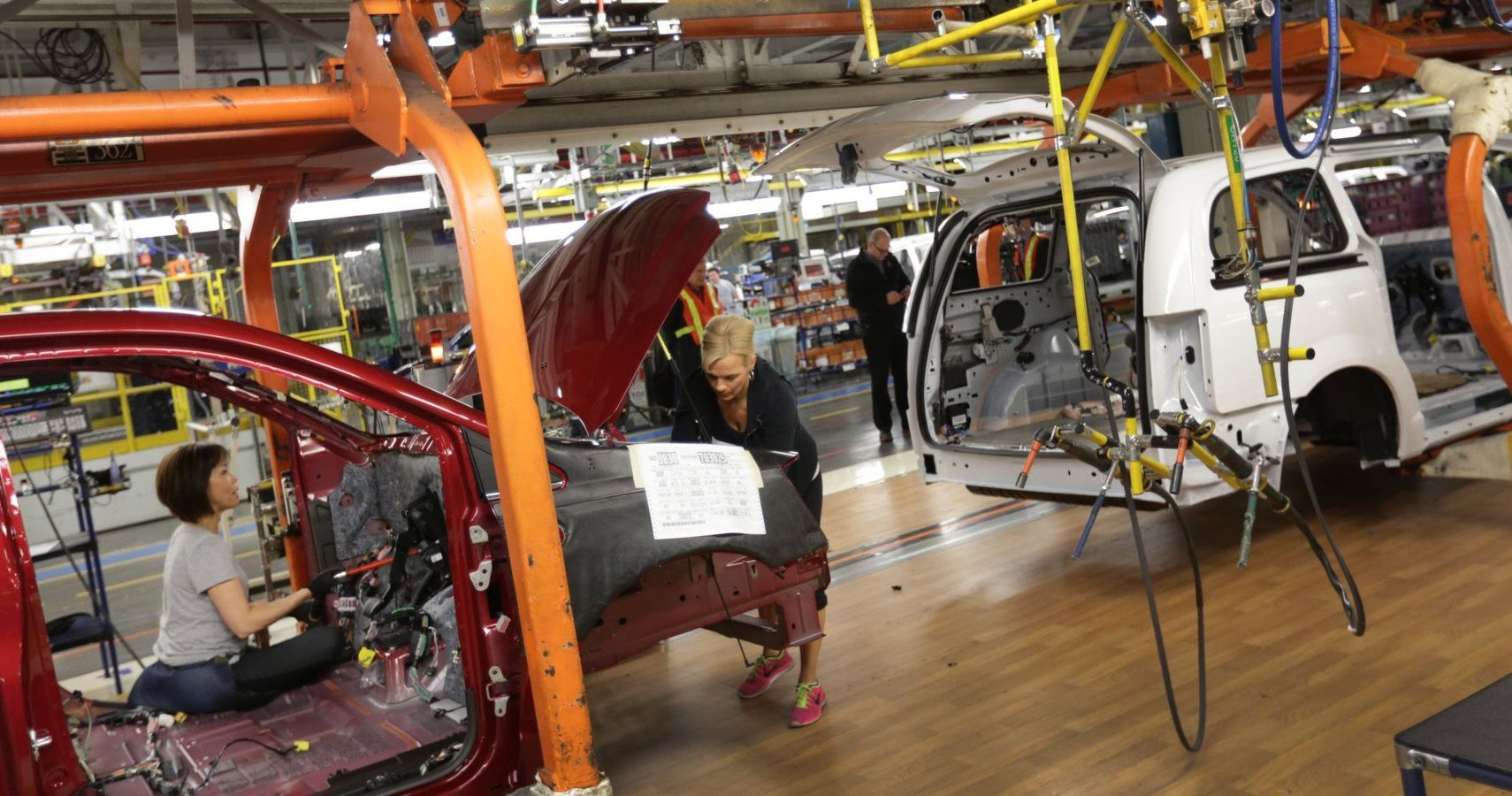 FCA Cancelling Shift At Canadian Plant, Lays Off 1,500 Workers