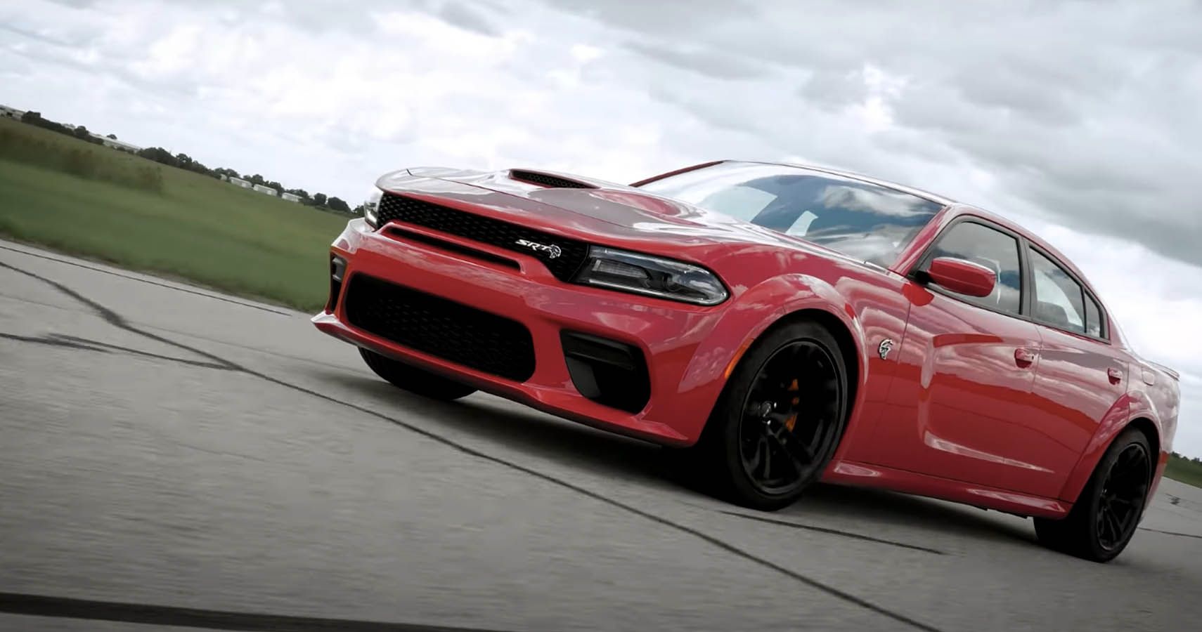 Watch Hennessey Test A 1,000HP Widebody Charger On The Dyno