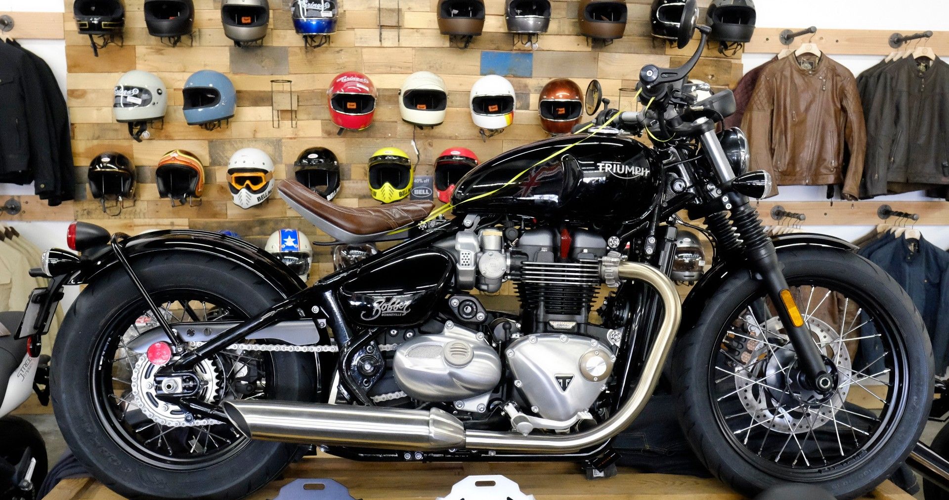 Here's What Makes The Triumph Bonneville Bobber A Good Beginner Motorcycle