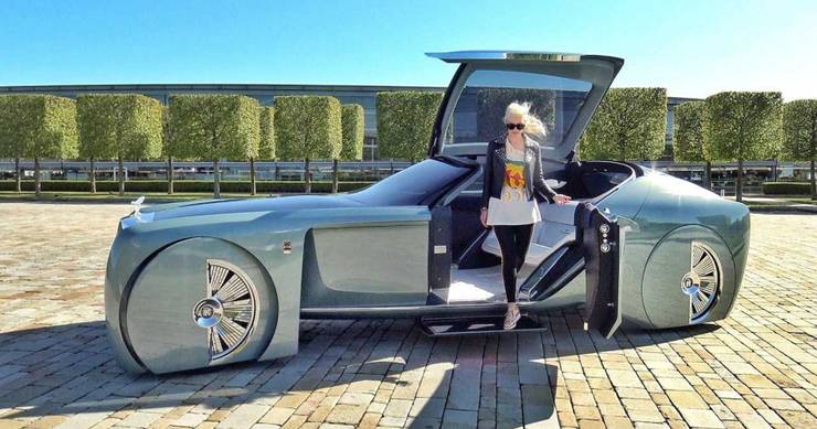 10 Things Supercar Blondie Keeps On The DL