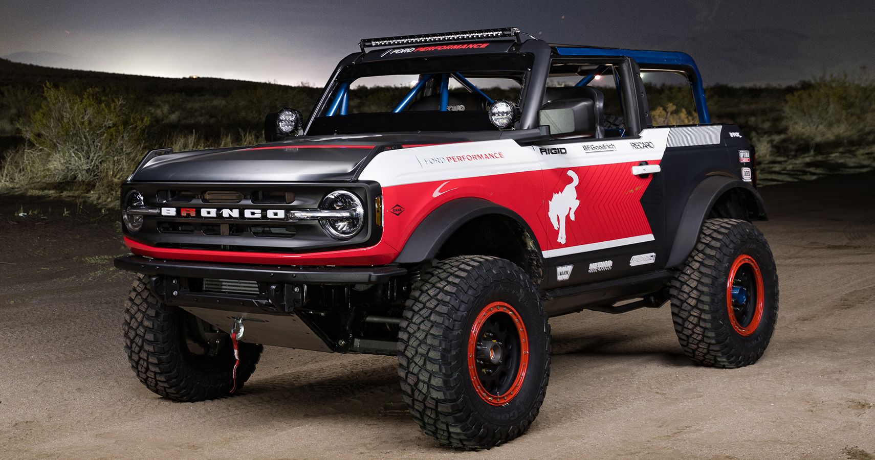 Ford Bronco 4600 Ultra4 Racer Unveiled Showcasing Licensed Accessories